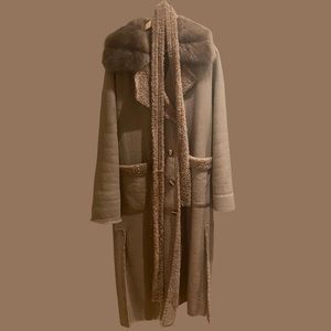 beautiful long coat perfect for cold weather. Stylish and extremely warm.
